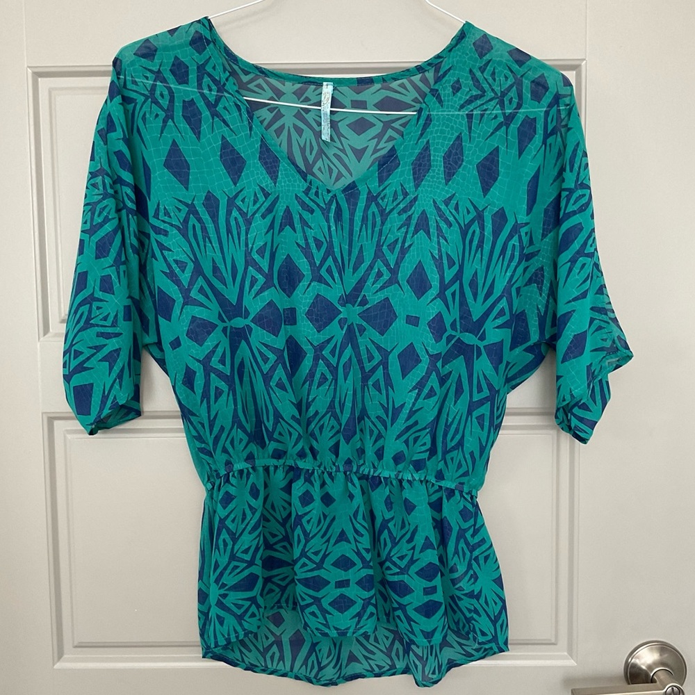Chiffon Top. Casual or Dressy. Lightweight.